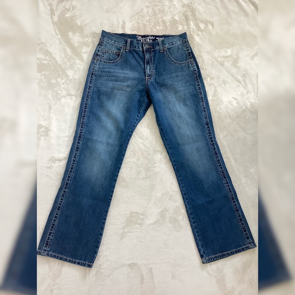 Wrangler Retro Men’s Relaxed Bootcut Jeans 34x32 Medium Wash Classic Denim - Picture 1 of 12